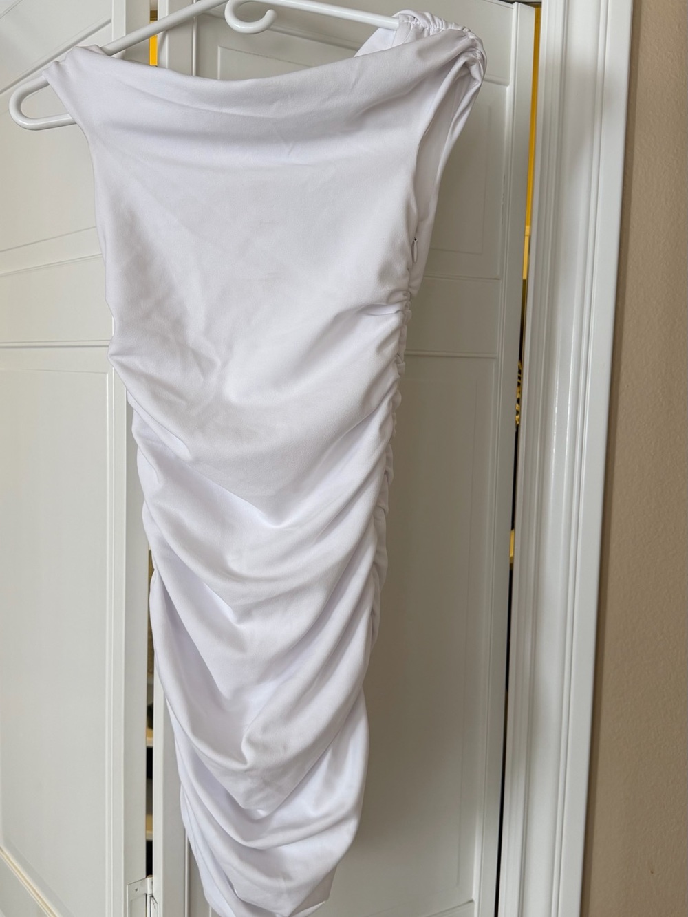 Abercrombie & Fitch White One-Shoulder Ruched Dress